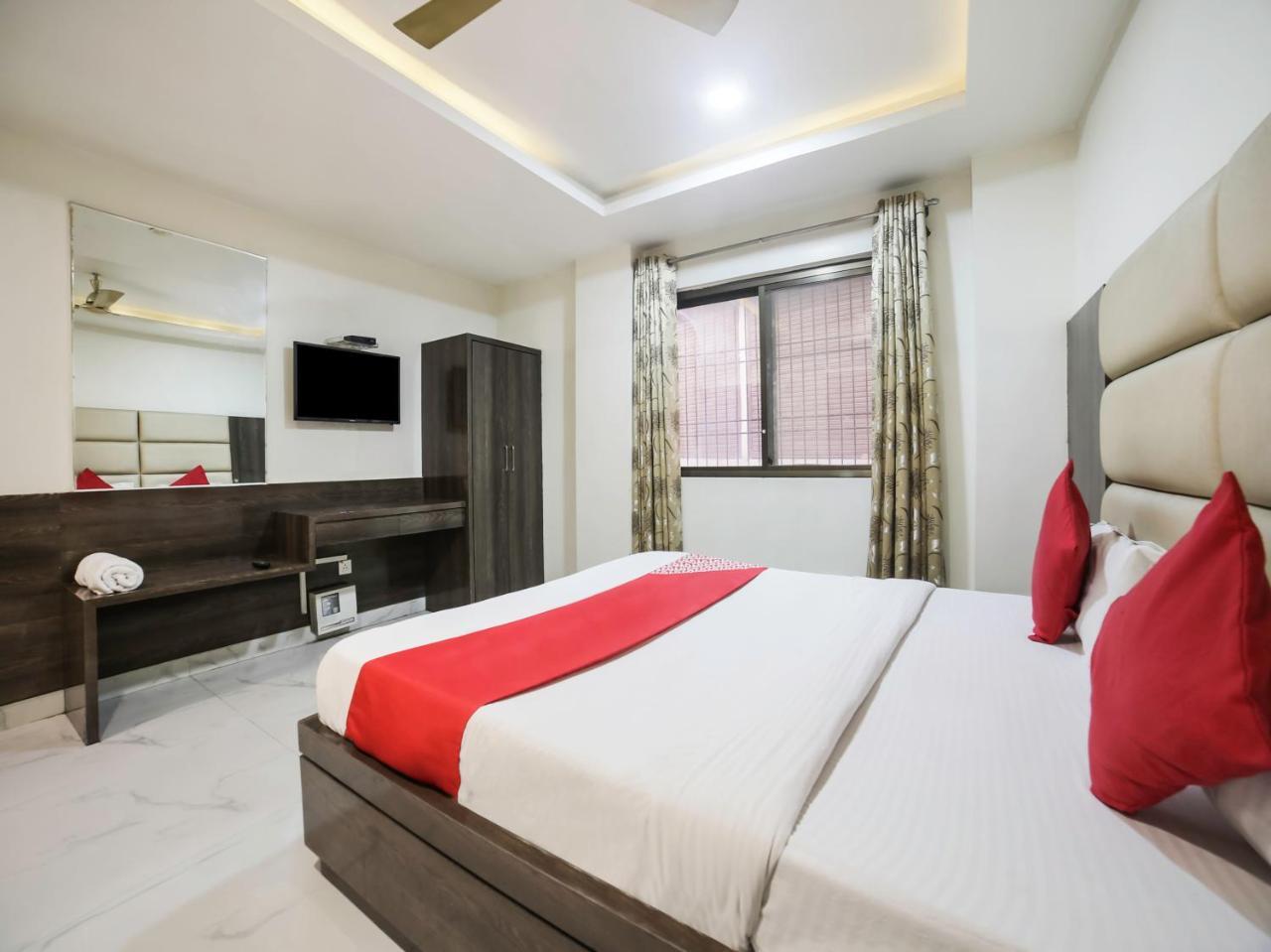 Oyo 10277 Hotel Delux Golden Ajmer Exterior photo