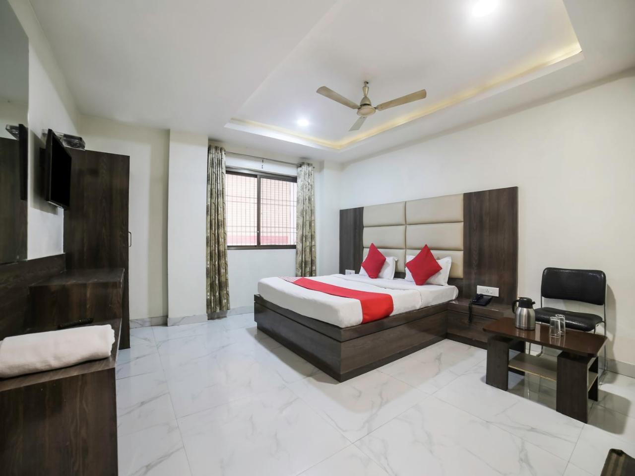 Oyo 10277 Hotel Delux Golden Ajmer Exterior photo